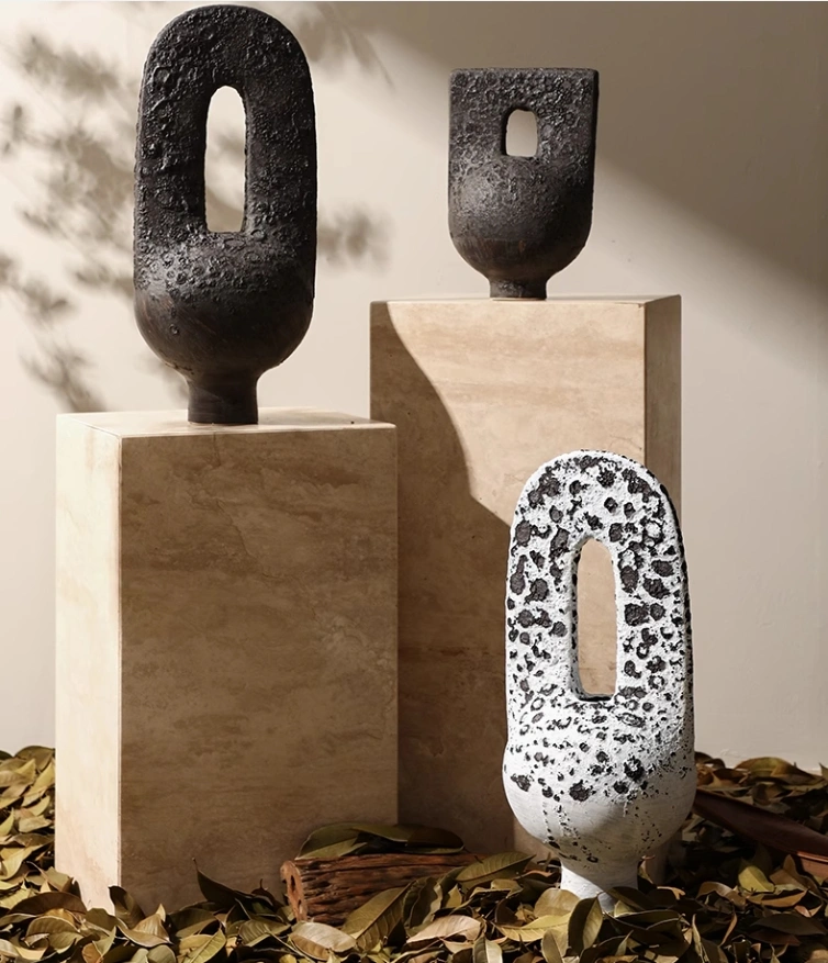 New Chinese style distressed ceramic ornaments for home art, soft furnishings, model rooms, sales offices, villas, retro wabi-sabi decorations.