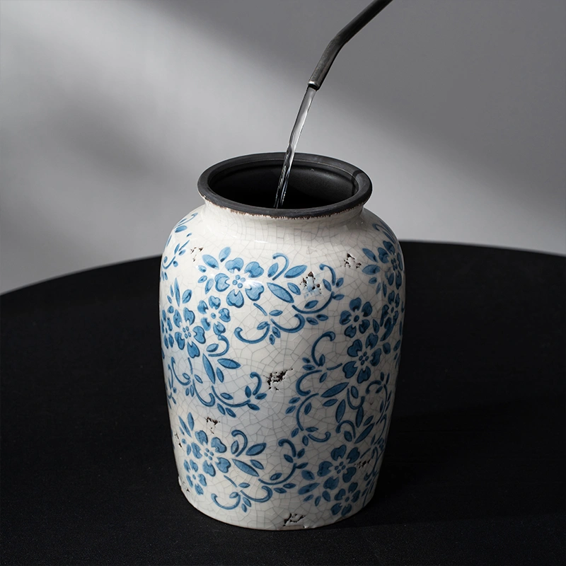 Blue and white porcelain vase - Image 5
