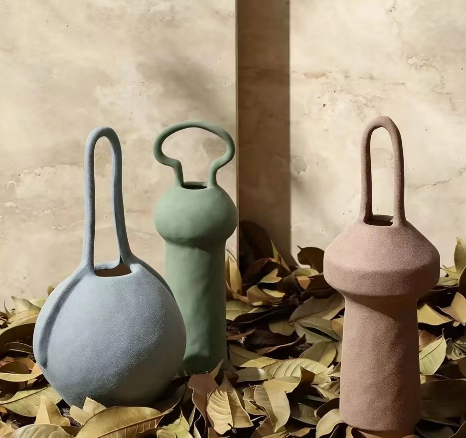 Modern Wabi-sabi style creative Morandi-colored ceramic vase, frosted finish, suitable for living room desktops, showrooms, and homestays.