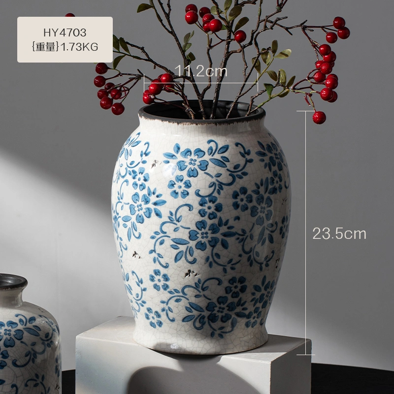 Blue and white porcelain vase - Image 3