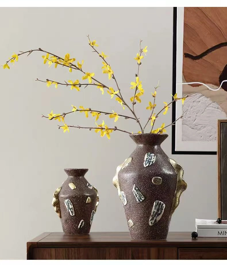 Minimalist, modern, creative, light luxury ceramic electroplated hand-painted vase