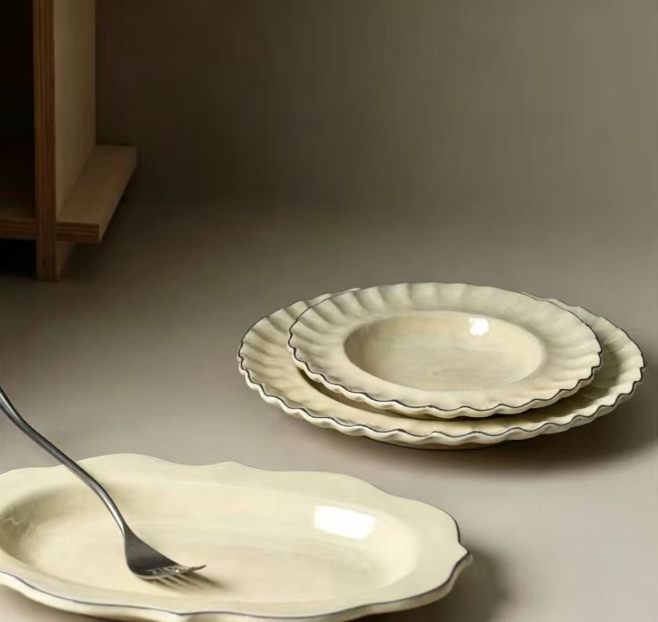 Wavy Ripple Rim Cream Ceramic Plate Set