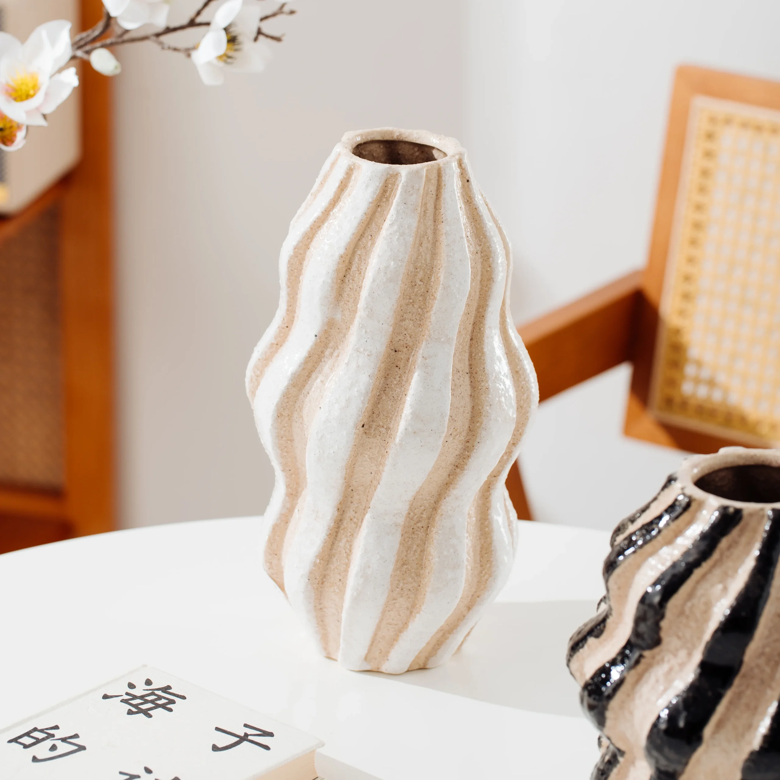 French vintage ceramic striped vase, living room flower arrangement decoration - Image 2