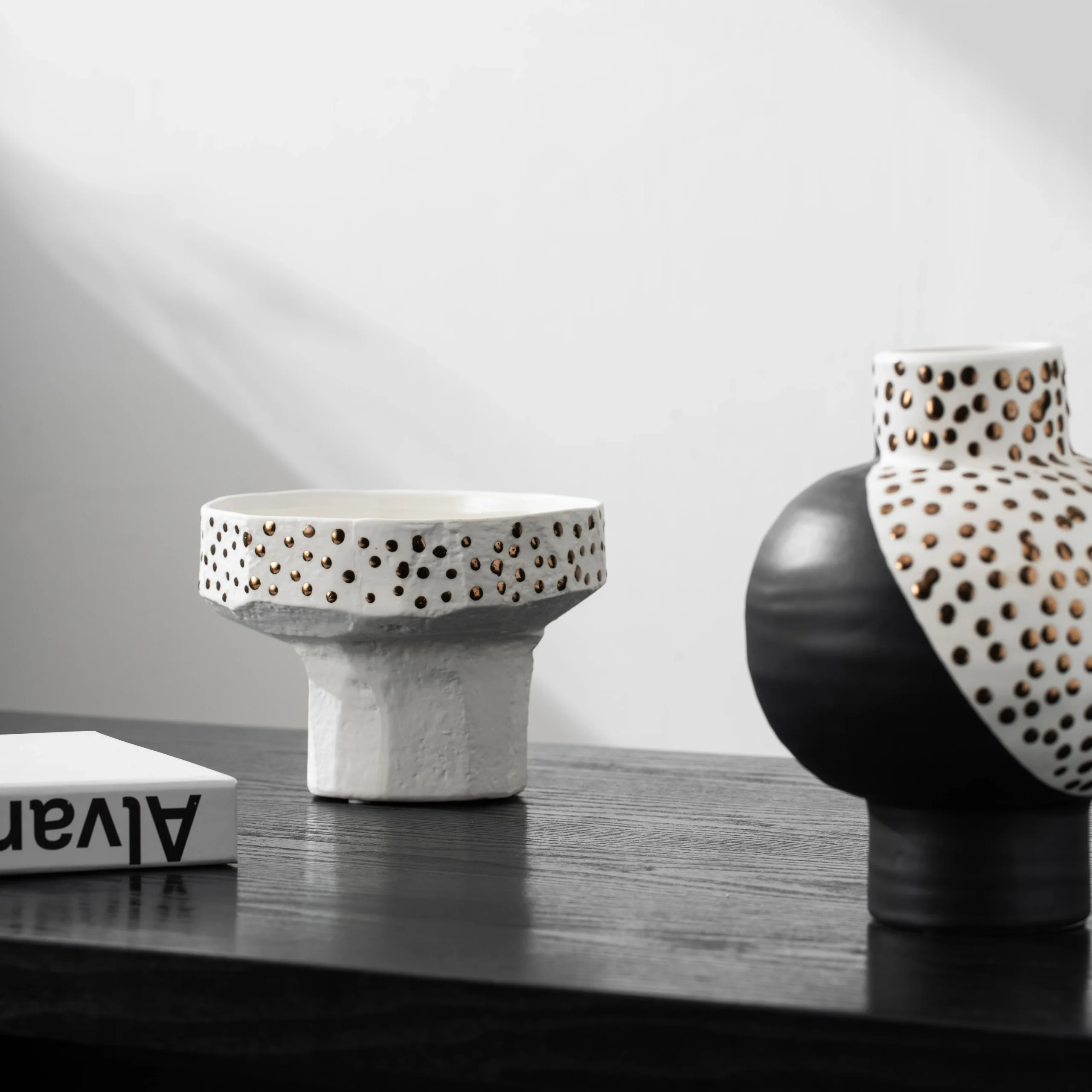 Minimalist style ceramic dot electroplated hand-painted wide-mouth vase - Image 4