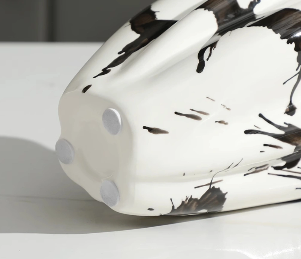 New Chinese style modern hand-painted ink painting ceramic vase, suitable for sales offices, living rooms, dining tables, flower arrangements, and designer decorative items. - Image 3