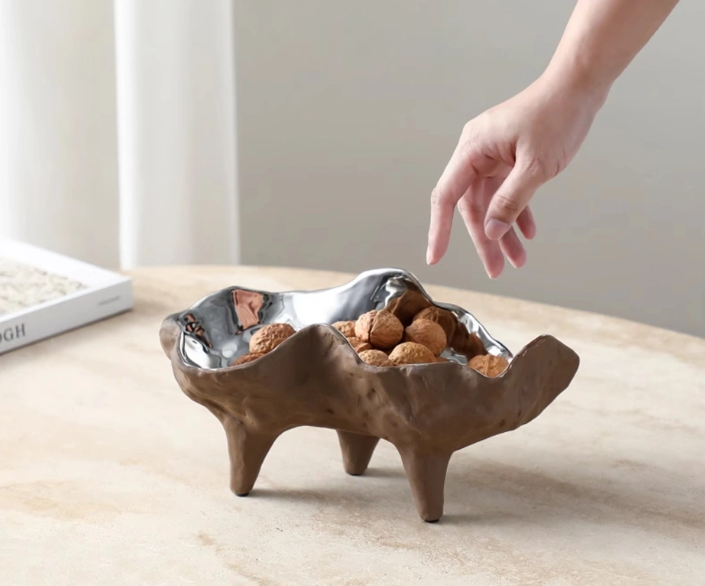 Simple and creative irregular electroplated ceramic fruit bowl, living room showroom storage fruit plate, coffee table, soft decoration ornament. - Image 4